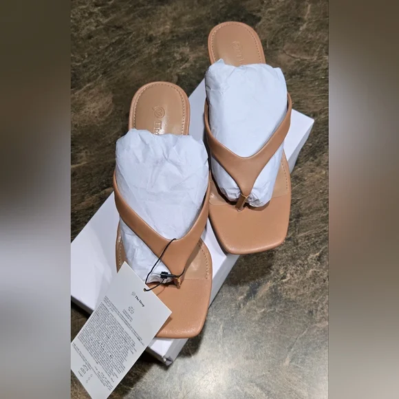 The Drop Women's Dakota Thong Scupted Heel Sandal #923, 924, 925 - Picture 2 of 14